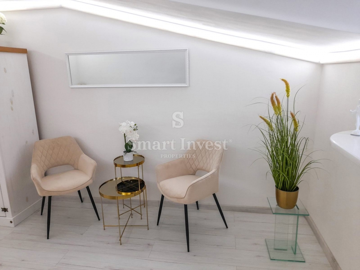 ABBAZIA - CENTRO, appartamento con 3 camere da letto recentemente ristrutturato in una villa sul mare