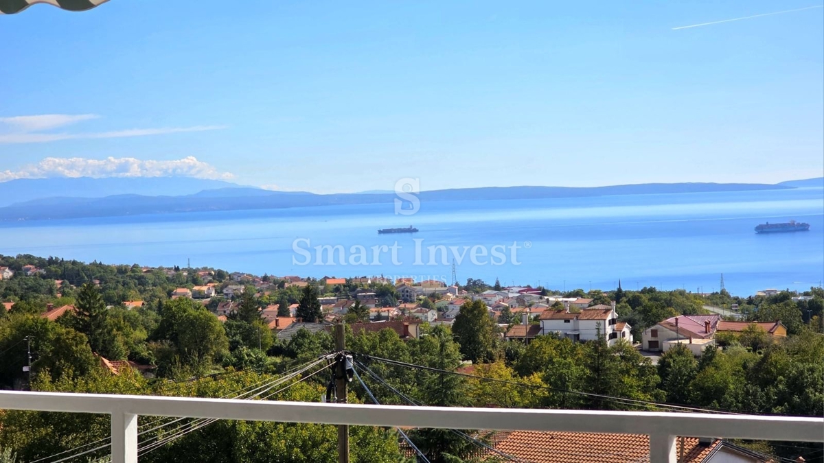 ABBAZIA - MATULJI, appartamento duplex con 4 camere da letto e vista mare