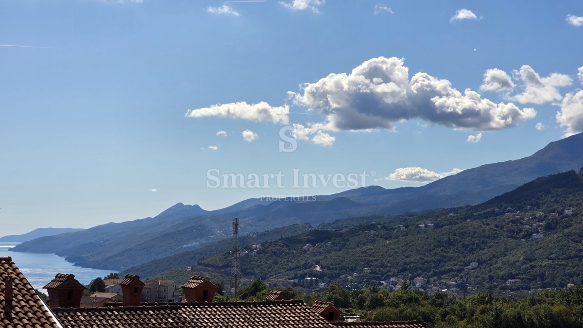 ABBAZIA - MATULJI, appartamento duplex con 4 camere da letto e vista mare