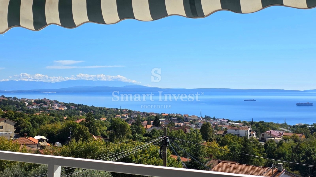 ABBAZIA - MATULJI, appartamento duplex con 4 camere da letto e vista mare