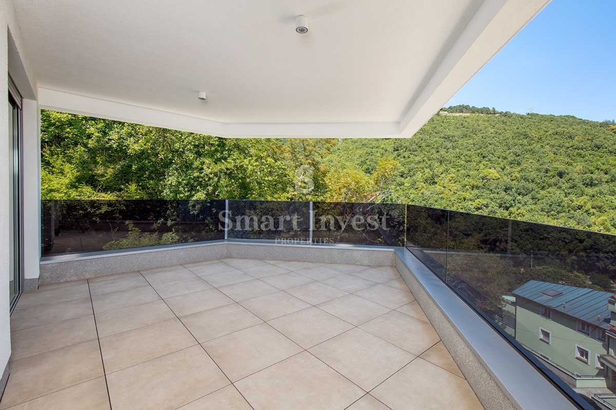 ABBAZIA, lussuoso appartamento con 2 camere da letto in un nuovo edificio con piscina