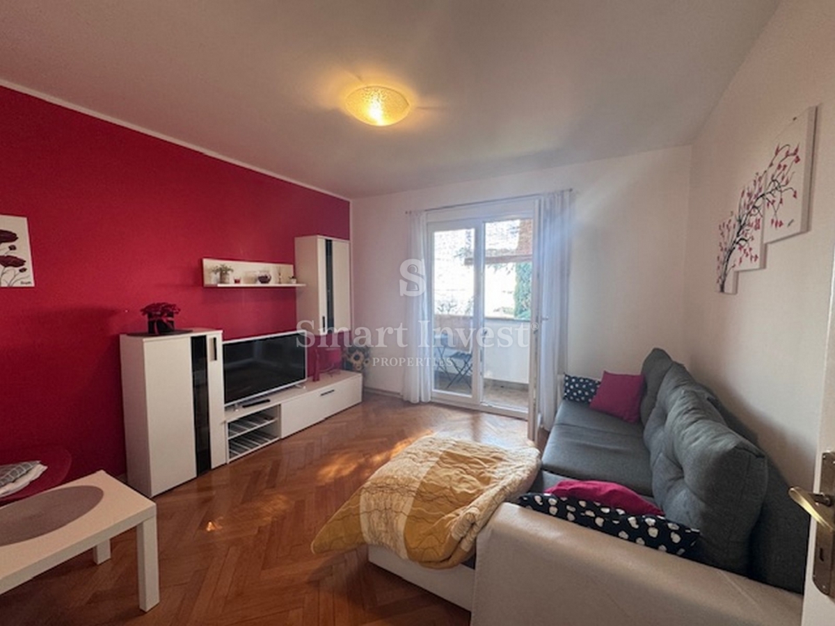 LOVRAN, appartamento trilocale con vista mare e garage, vicino al mare