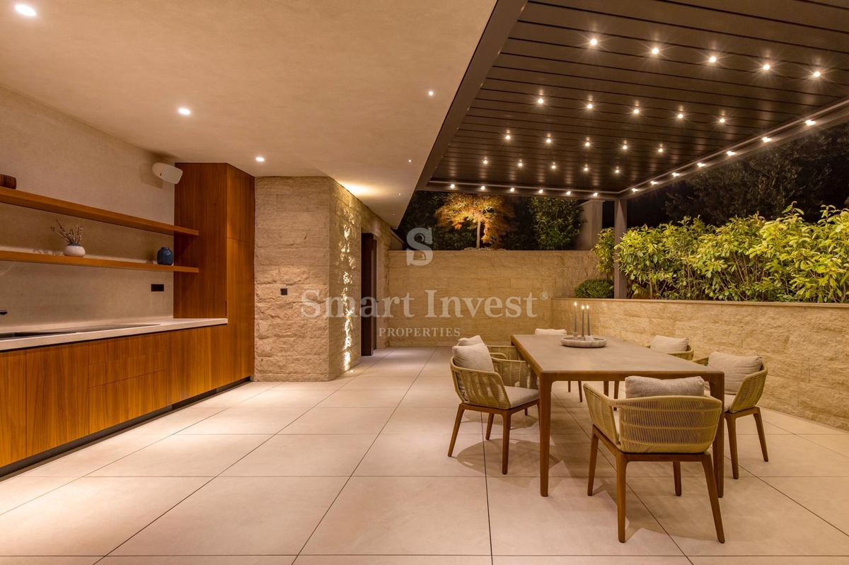 MOŠĆENIČKA DRAGA, villa di lusso con piscina e vista panoramica sul mare