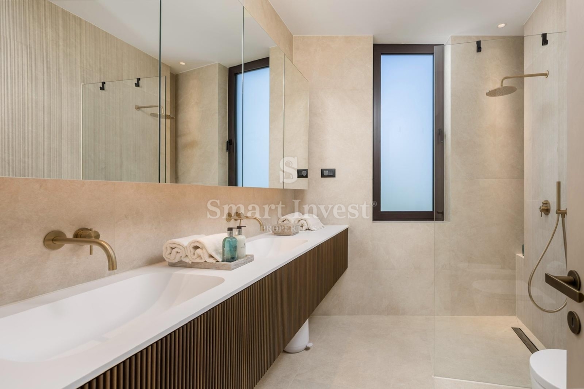 MOŠĆENIČKA DRAGA, villa di lusso con piscina e vista panoramica sul mare