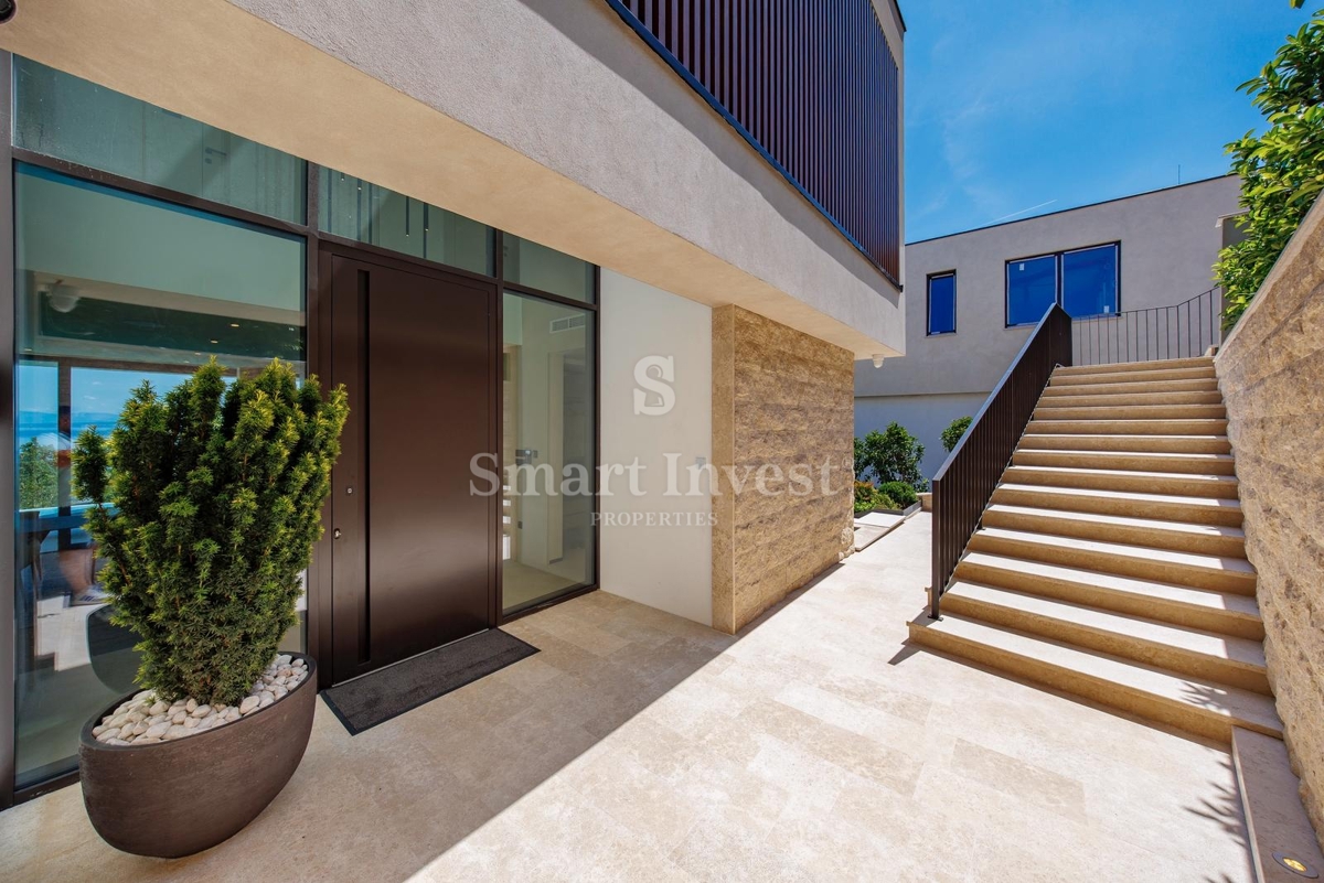 MOŠĆENIČKA DRAGA, villa di lusso con piscina e vista panoramica sul mare