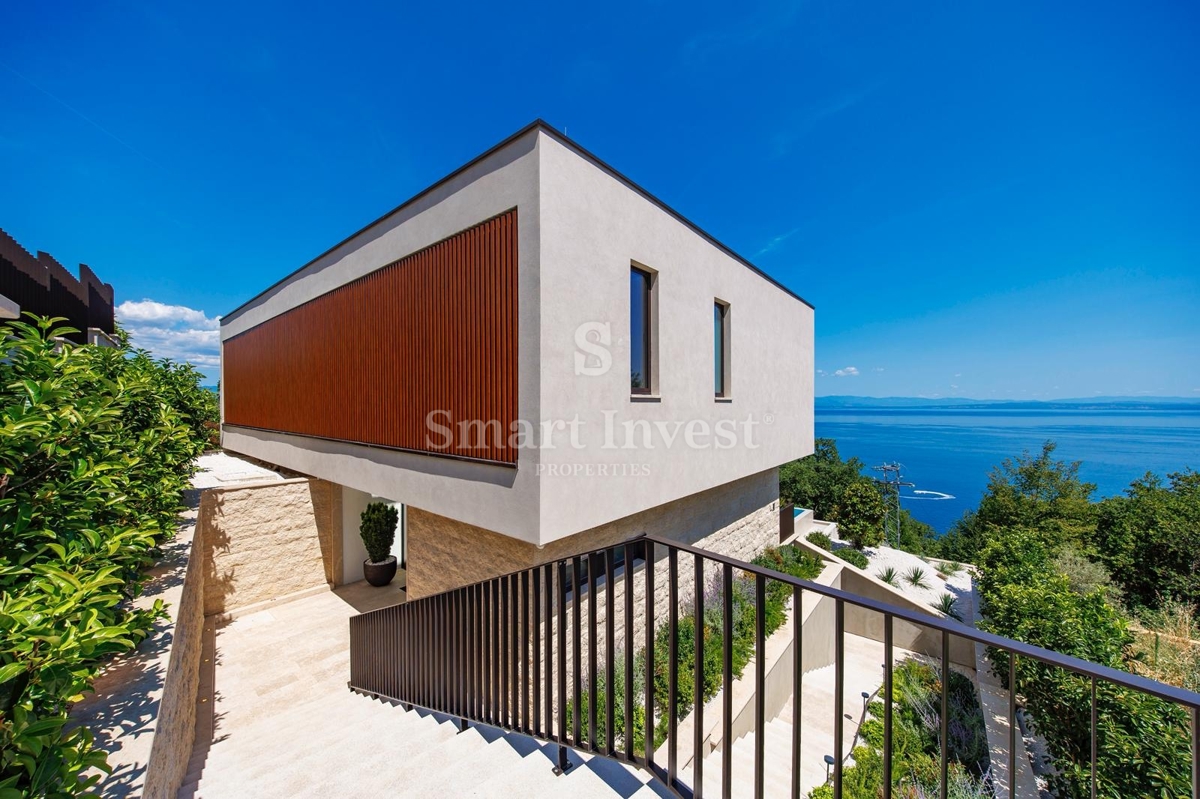 MOŠĆENIČKA DRAGA, villa di lusso con piscina e vista panoramica sul mare