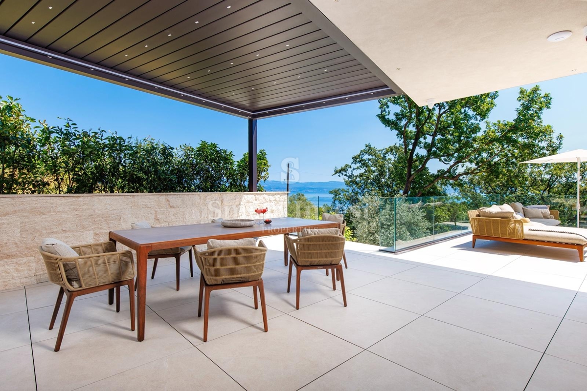 MOŠĆENIČKA DRAGA, villa di lusso con piscina e vista panoramica sul mare