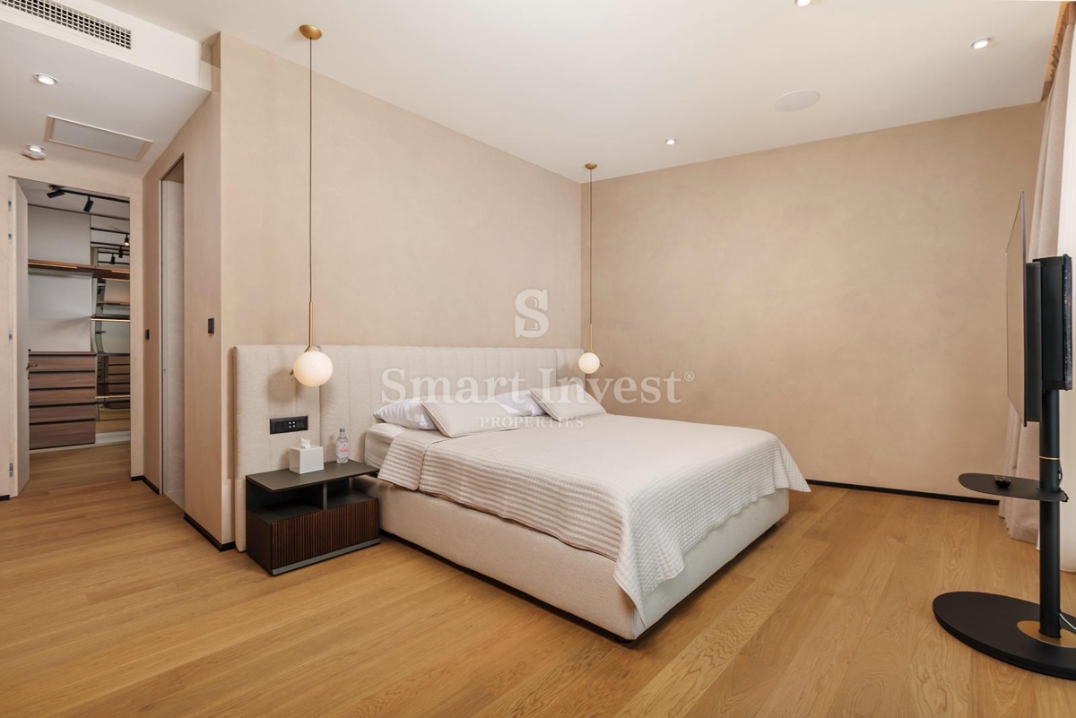 MOŠĆENIČKA DRAGA, villa di lusso con piscina e vista panoramica sul mare