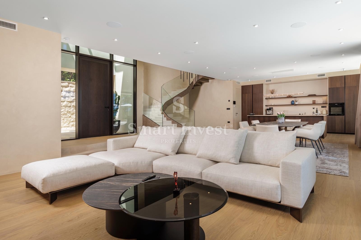 MOŠĆENIČKA DRAGA, villa di lusso con piscina e vista panoramica sul mare