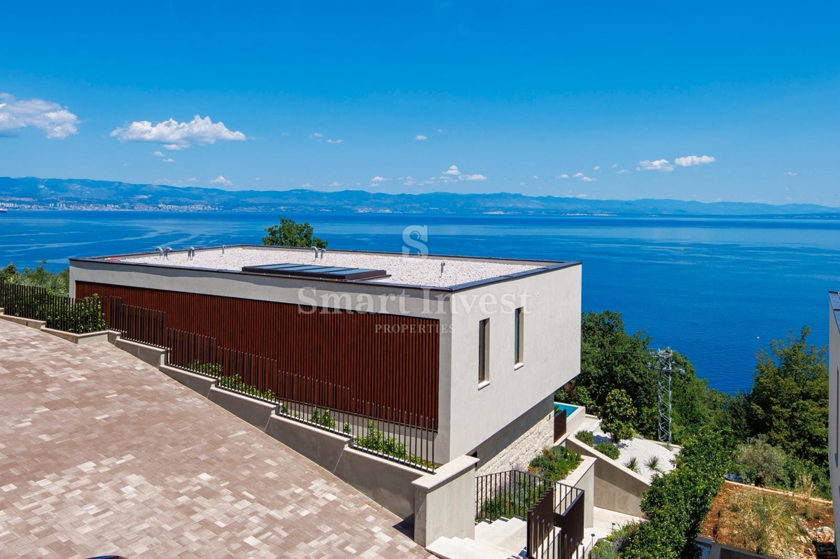 MOŠĆENIČKA DRAGA, villa di lusso con piscina e vista panoramica sul mare