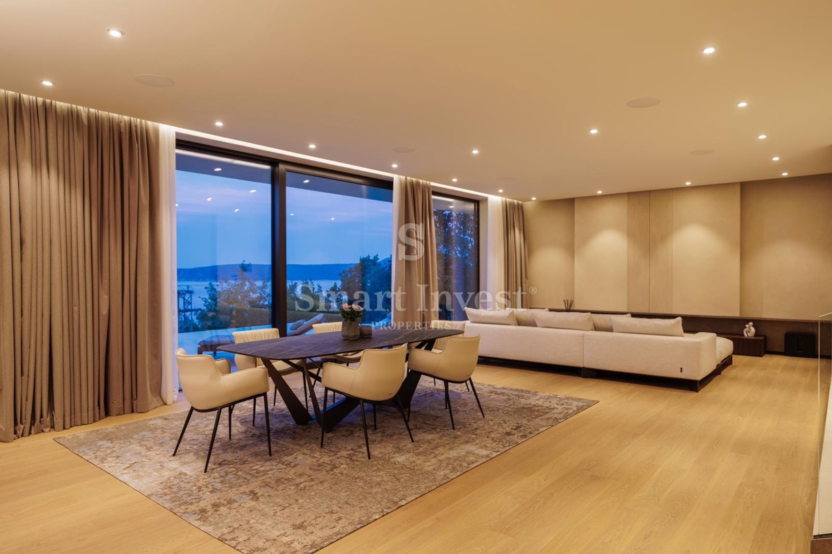 MOŠĆENIČKA DRAGA, villa di lusso con piscina e vista panoramica sul mare