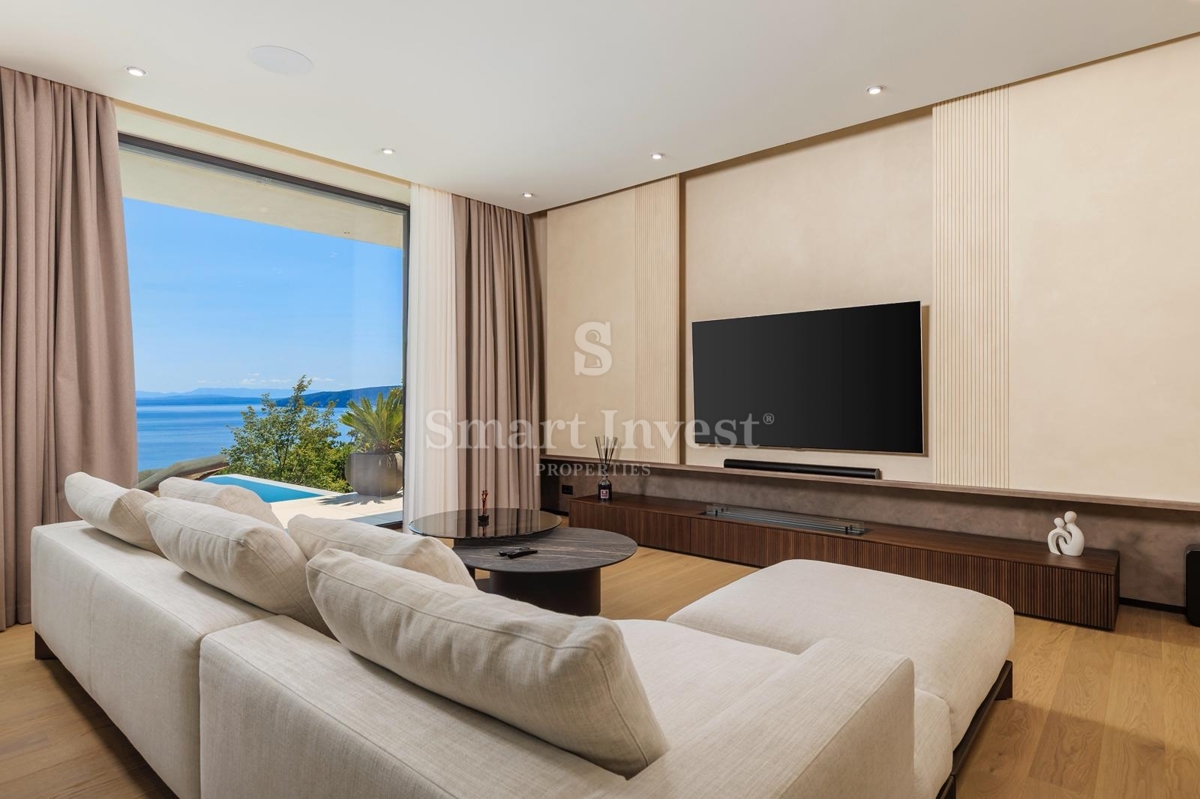 MOŠĆENIČKA DRAGA, villa di lusso con piscina e vista panoramica sul mare