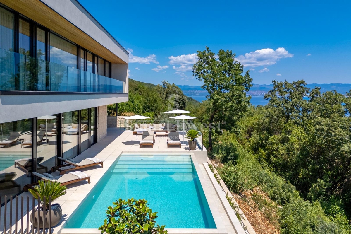 MOŠĆENIČKA DRAGA, villa di lusso con piscina e vista panoramica sul mare