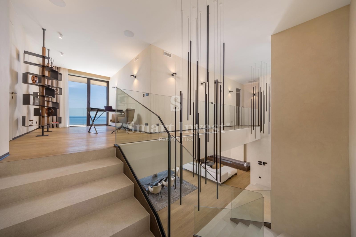 MOŠĆENIČKA DRAGA, villa di lusso con piscina e vista panoramica sul mare