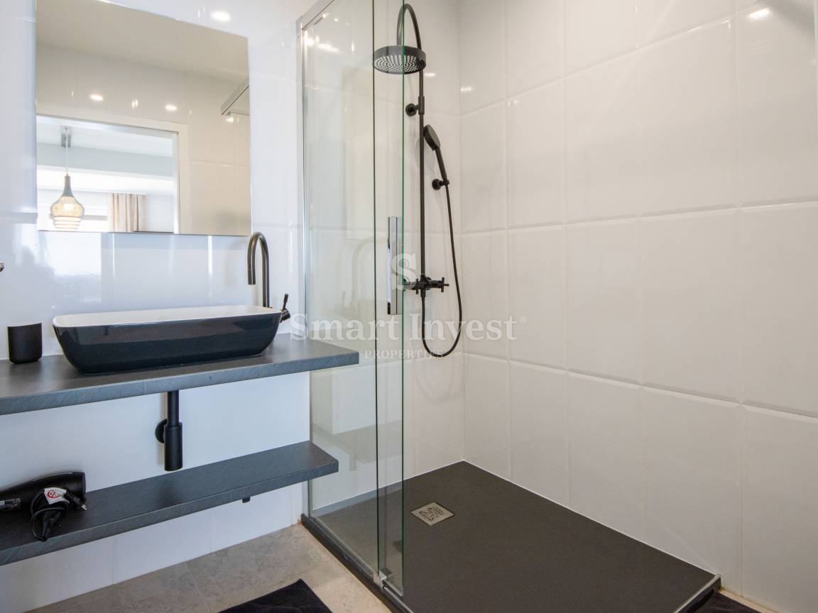 LOVRAN, casa indipendente con 3 appartamenti, piscina e vista mare