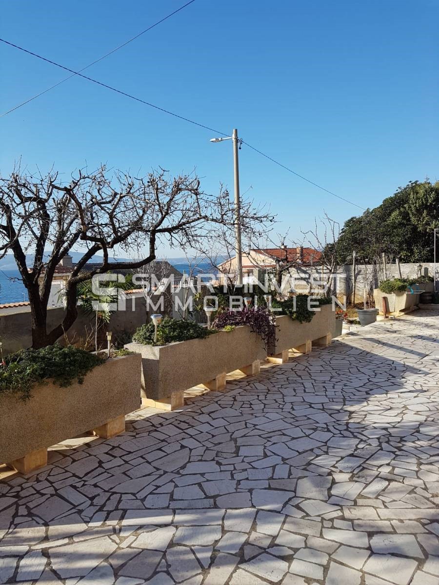 NOVI VINODOLSKI, House of 420 m2 with sea view, near the sea!