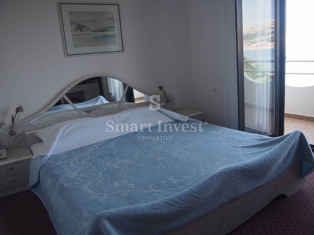 PAG - VODICE, hotel fronte mare con ristorante, opportunità di investimento!