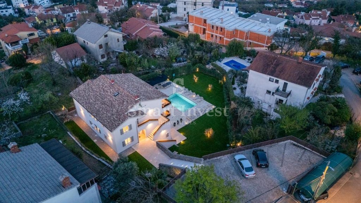 ABBAZIA - POBRI, Villa di lusso con piscina e vista mare, in vendita