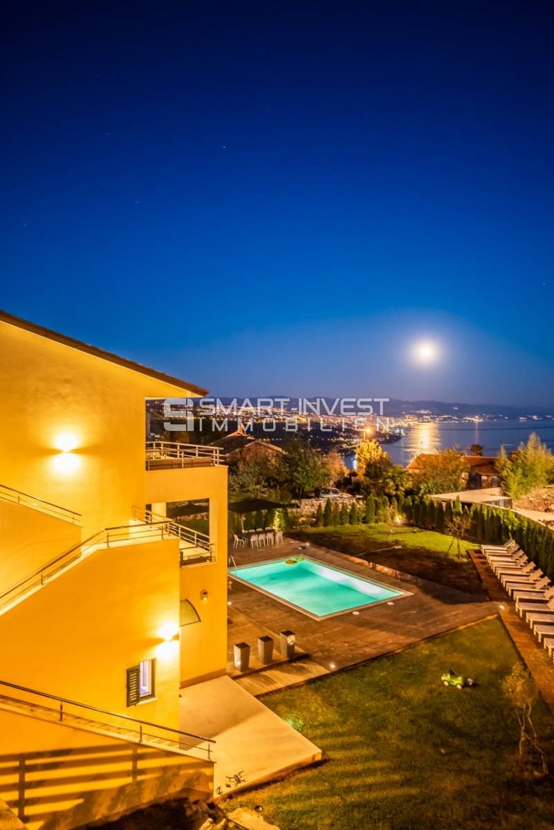 ABBAZIA - POBRI, Villa di lusso con piscina e vista mare, in vendita