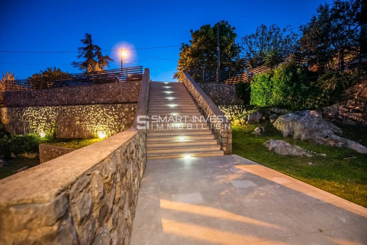 ABBAZIA - POBRI, Villa di lusso con piscina e vista mare, in vendita