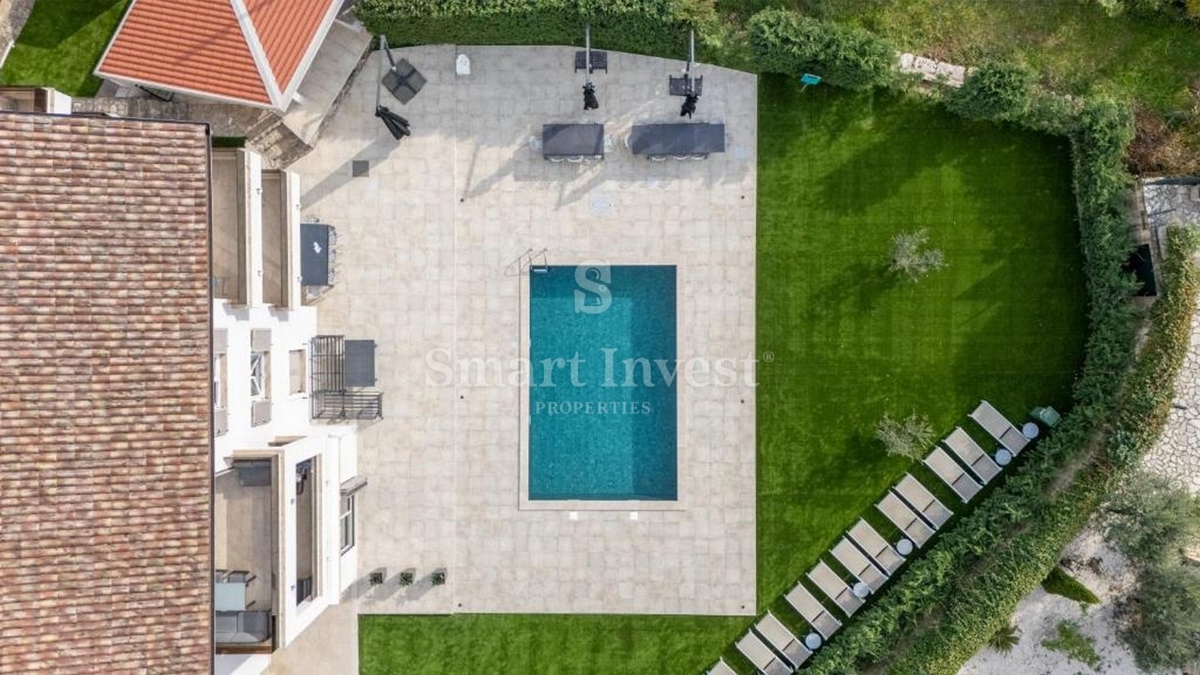 ABBAZIA - POBRI, Villa di lusso con piscina e vista mare, in vendita