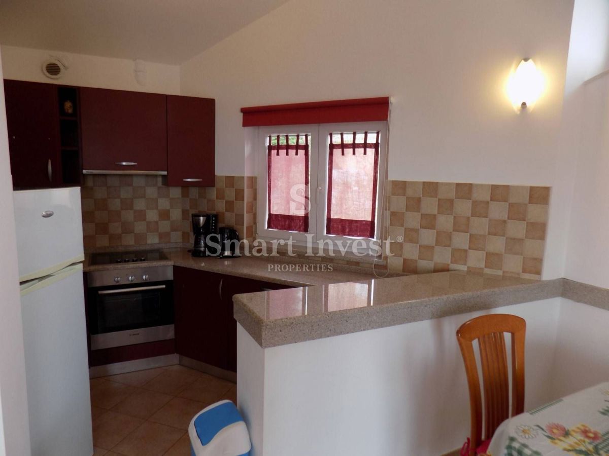 LOVRAN, Casa di 350 m2 con piscina, vicino al mare, in vendita