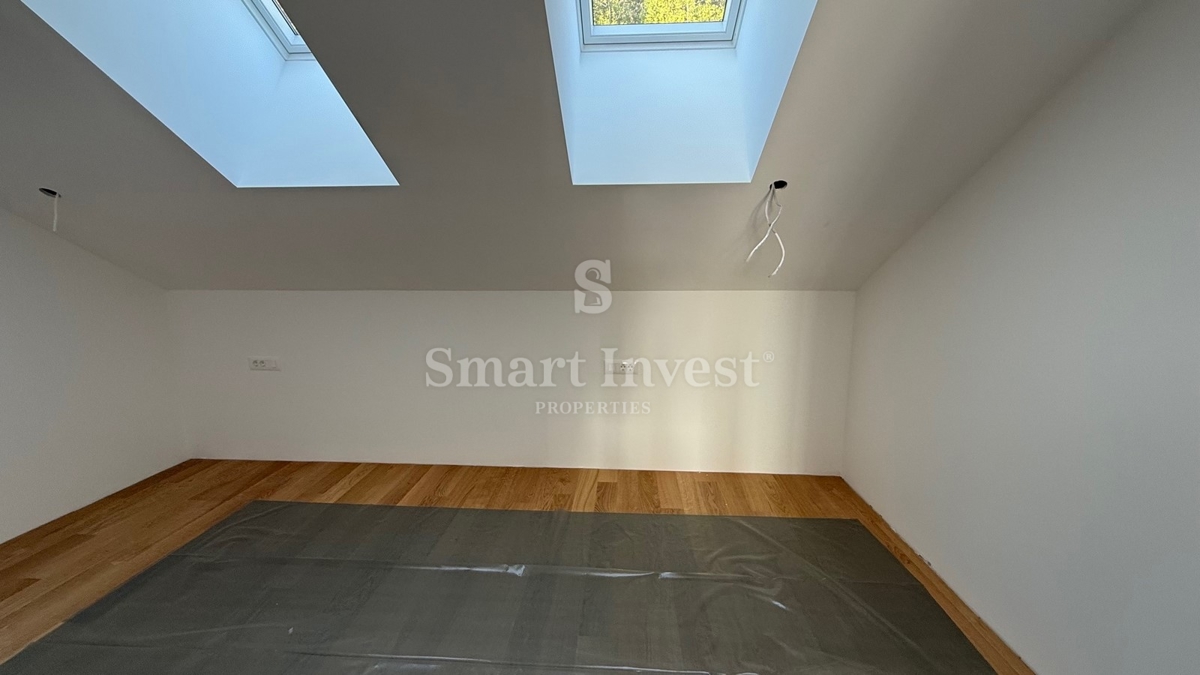 OPATIJA, attico con 3 camere da letto con vista mare e garage (A9)