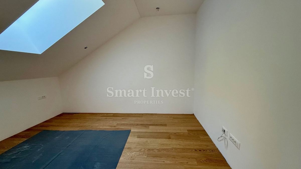 OPATIJA, attico con 3 camere da letto con vista mare e garage (A9)