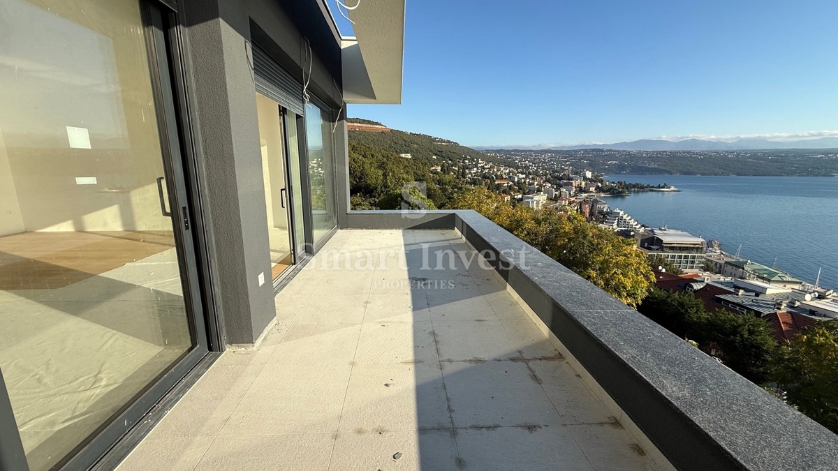 OPATIJA, attico con 3 camere da letto con vista mare e garage (A9)