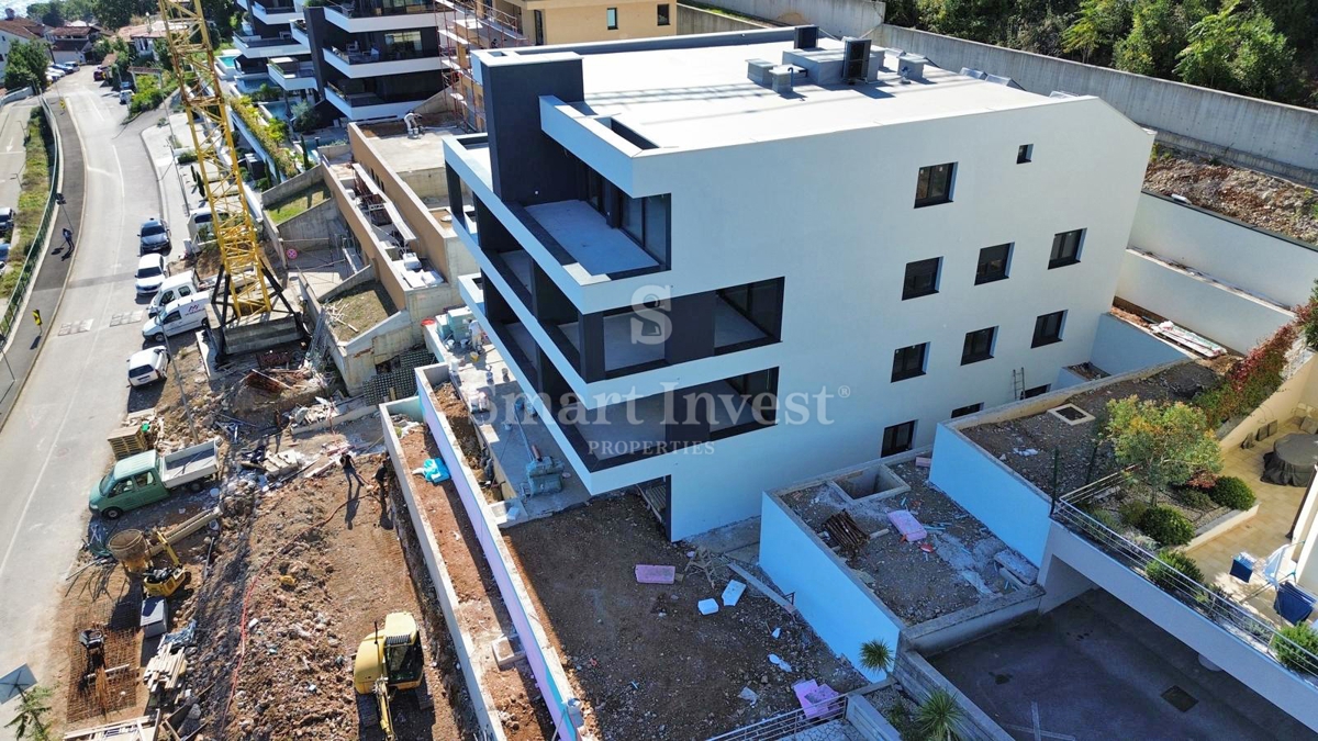 OPATIJA, attico con 3 camere da letto con vista mare e garage (A9)