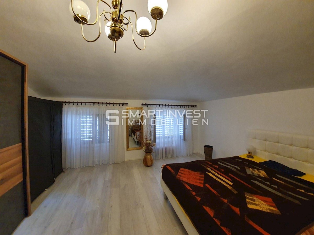 OPATIJA, Apartment of 120m2 with a sea view and 2 parking places