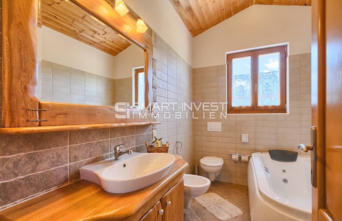 CENTRAL ISTRIA - PAZIN, Beautiful 4-bedrooms villa with pool