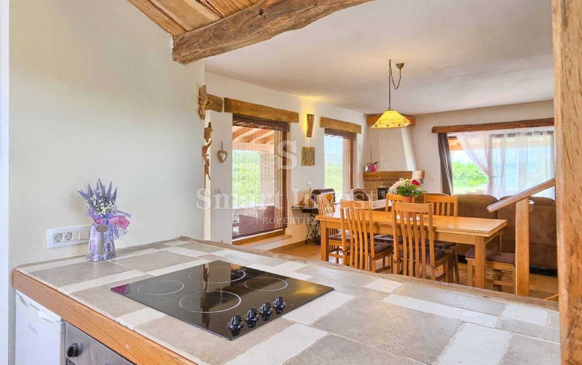 CENTRAL ISTRIA - PAZIN, Beautiful 4-bedrooms villa with pool