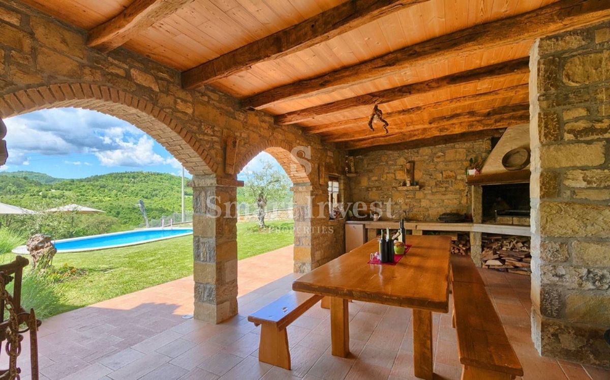 CENTRAL ISTRIA - PAZIN, Beautiful 4-bedrooms villa with pool