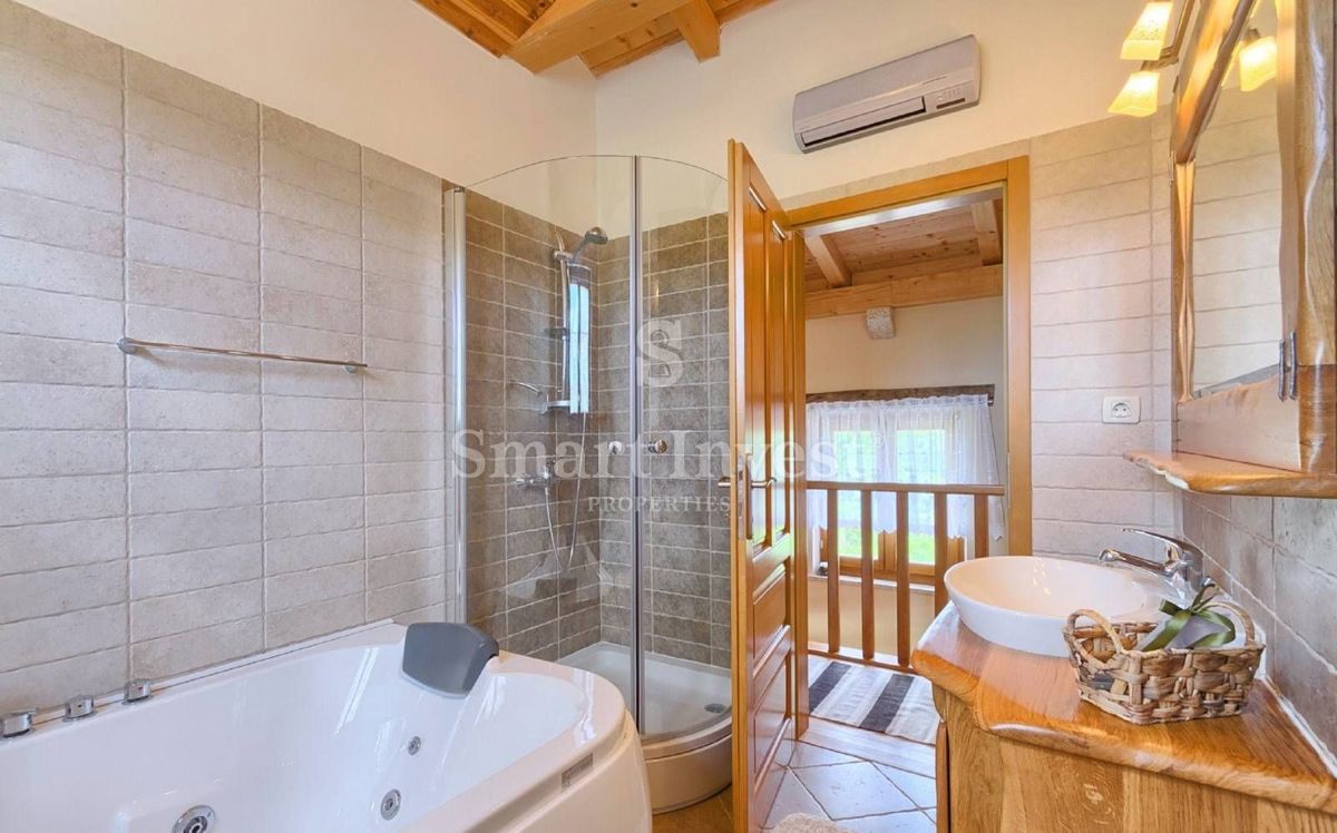 CENTRAL ISTRIA - PAZIN, Beautiful 4-bedrooms villa with pool