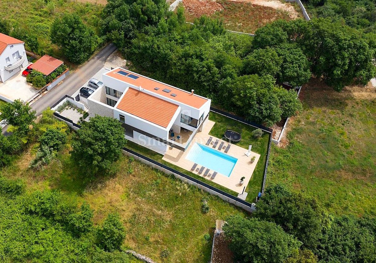 ISTRIA - MEDULIN, LUXURY VILLA WITH POOL, 2 km to the sea