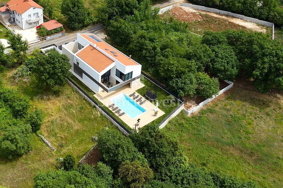 ISTRIA - MEDULIN, LUXURY VILLA WITH POOL, 2 km to the sea