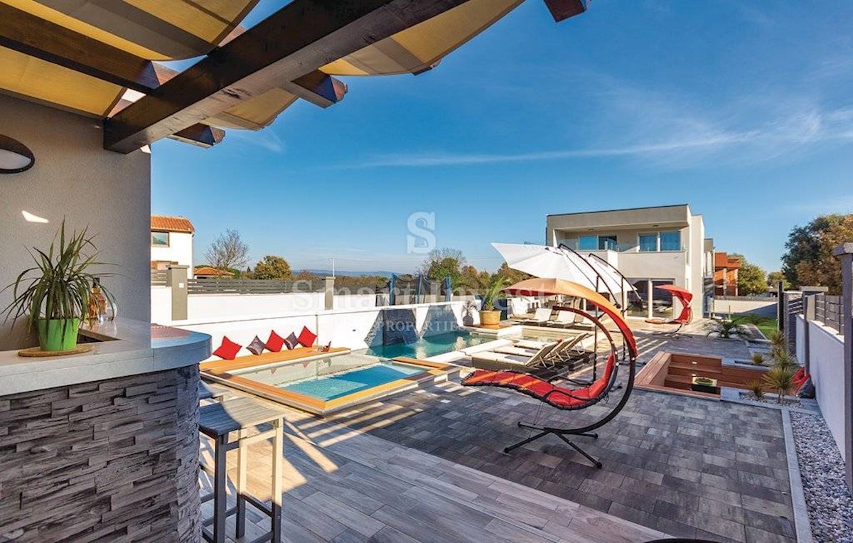 ISTRIA - MEDULIN vicinity, MODERN 4-BEDROOMS VILLA WITH POOL