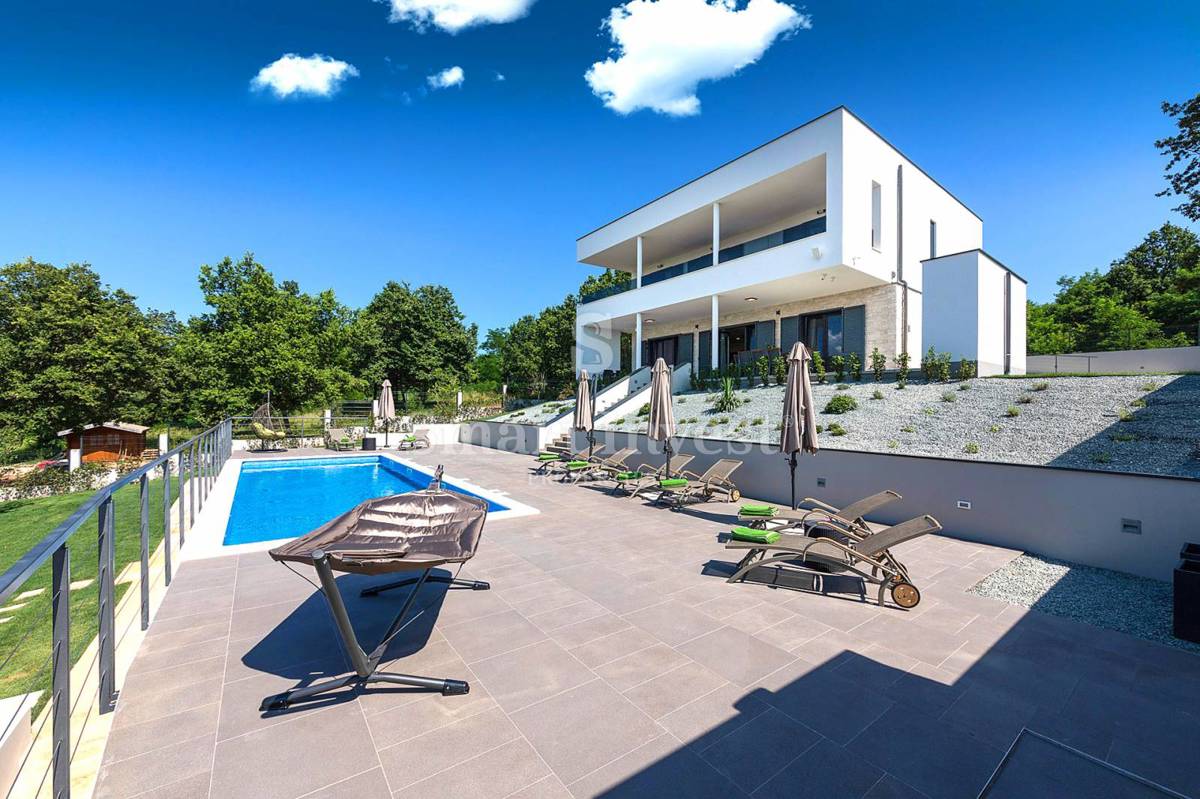 ISTRIA – RABAC, VILLA DI LUSSO CON PISCINA RISCALDATA E VISTA PANORAMICA, in vendita