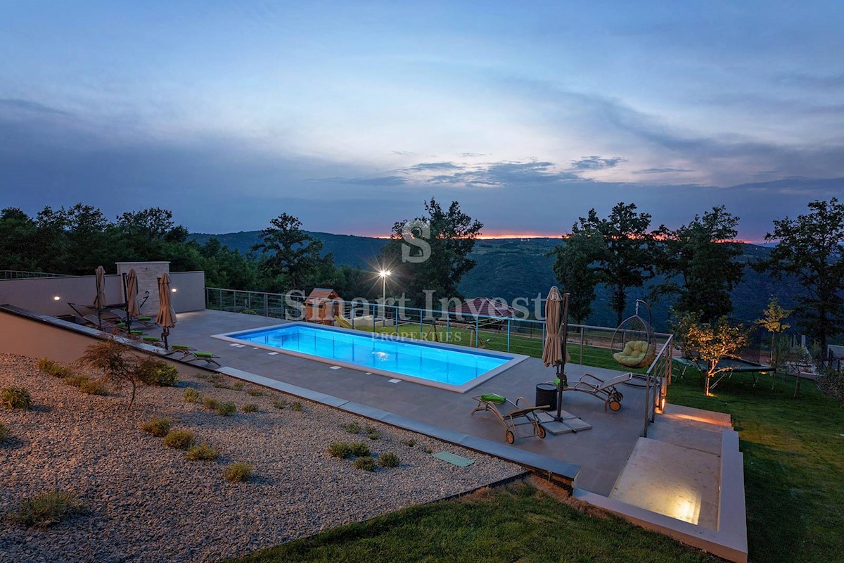 ISTRIA – RABAC, VILLA DI LUSSO CON PISCINA RISCALDATA E VISTA PANORAMICA, in vendita