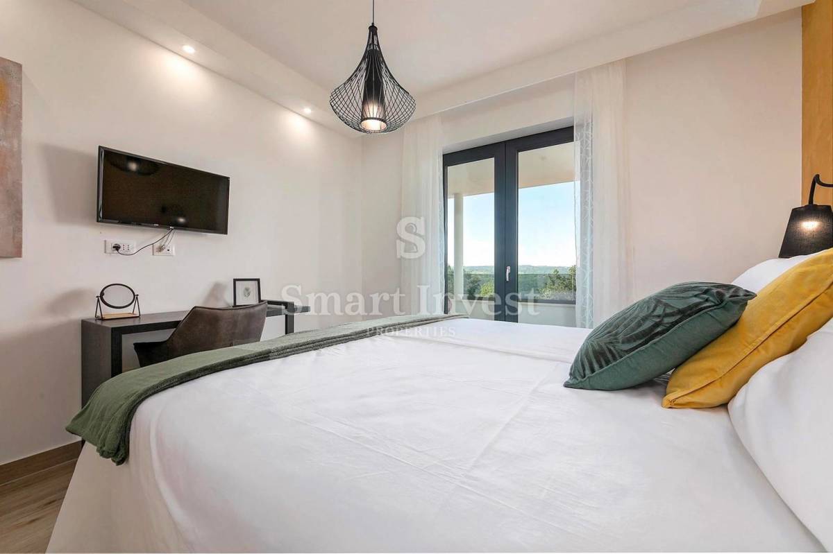 ISTRIA – RABAC, VILLA DI LUSSO CON PISCINA RISCALDATA E VISTA PANORAMICA, in vendita