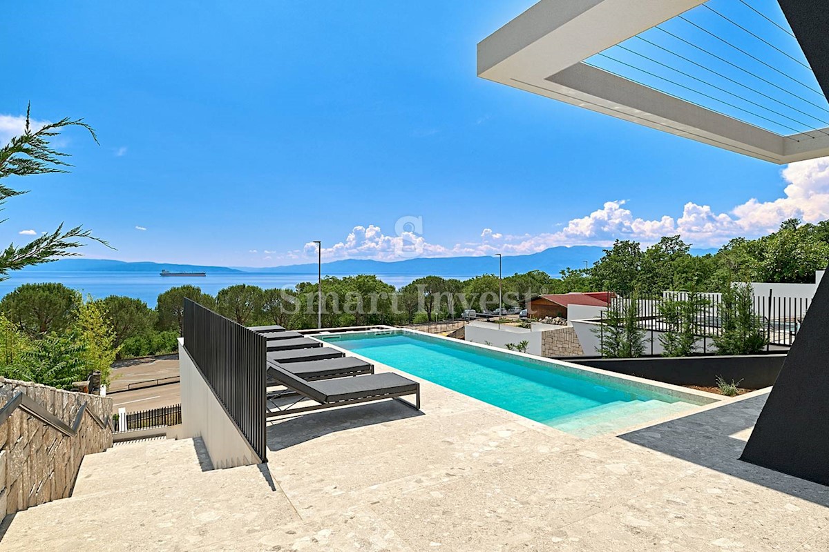 RIJEKA - KOSTRENA, Villa di lusso con piscina a 150 m dal mare e dalle spiagge!