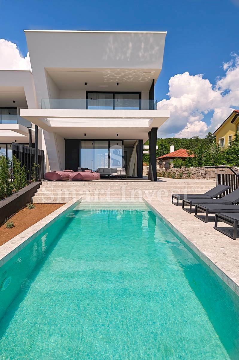 RIJEKA - KOSTRENA, Villa di lusso con piscina a 150 m dal mare e dalle spiagge!