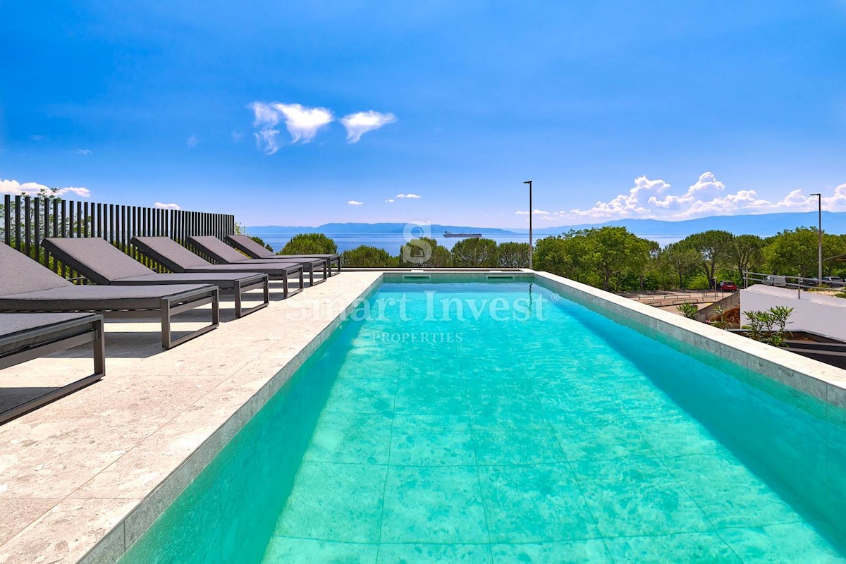 RIJEKA - KOSTRENA, Villa di lusso con piscina a 150 m dal mare e dalle spiagge!