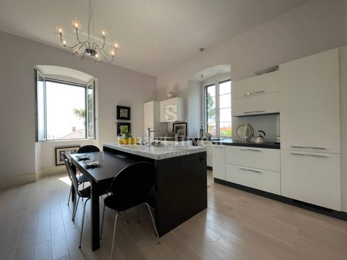 ABBAZIA - VOLOSKO, lussuoso appartamento con parcheggio