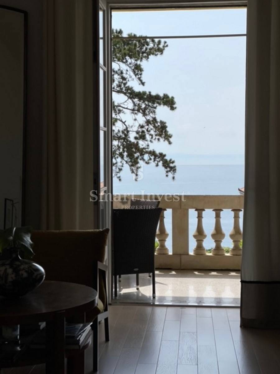 ABBAZIA - VOLOSKO, lussuoso appartamento con parcheggio