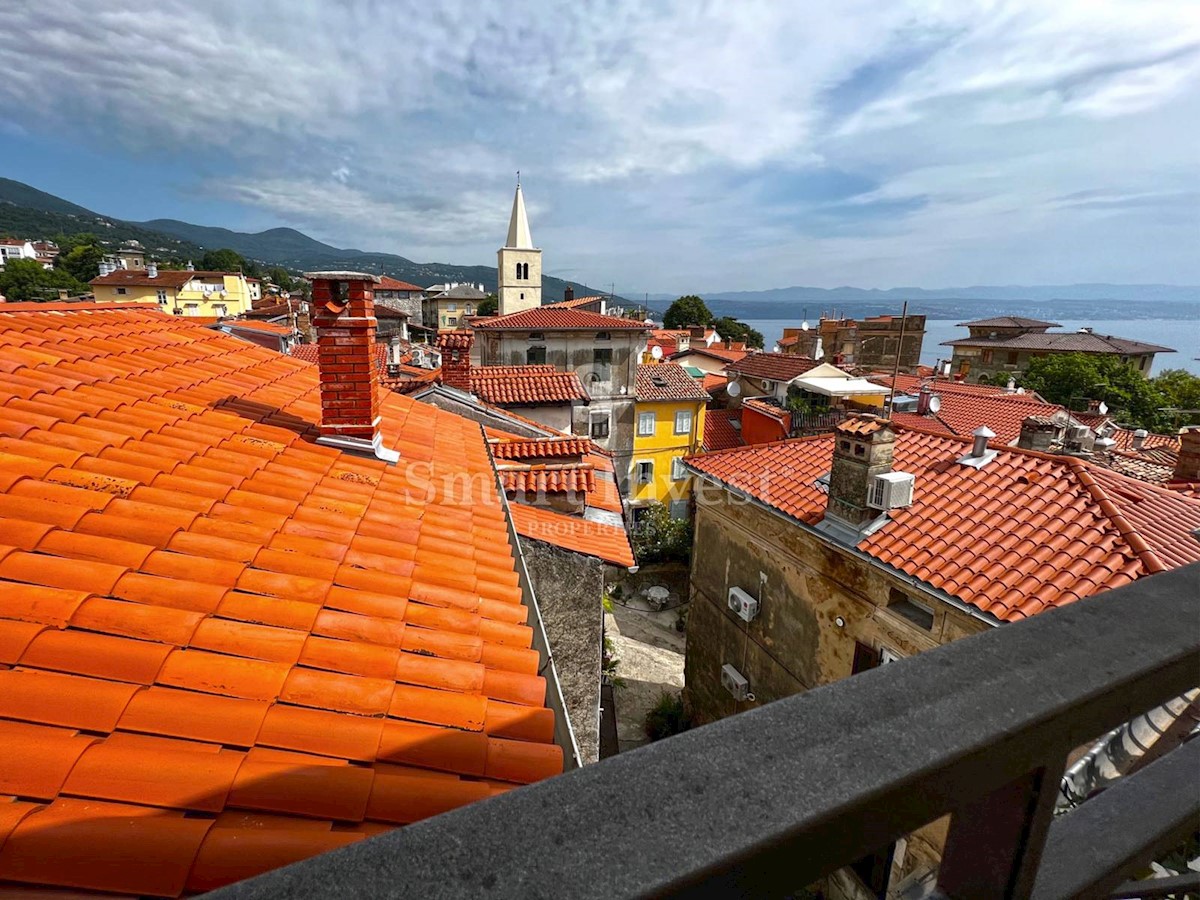 LAURANA - CENTAR, parte di casa con vista mare, 50 m dal mare