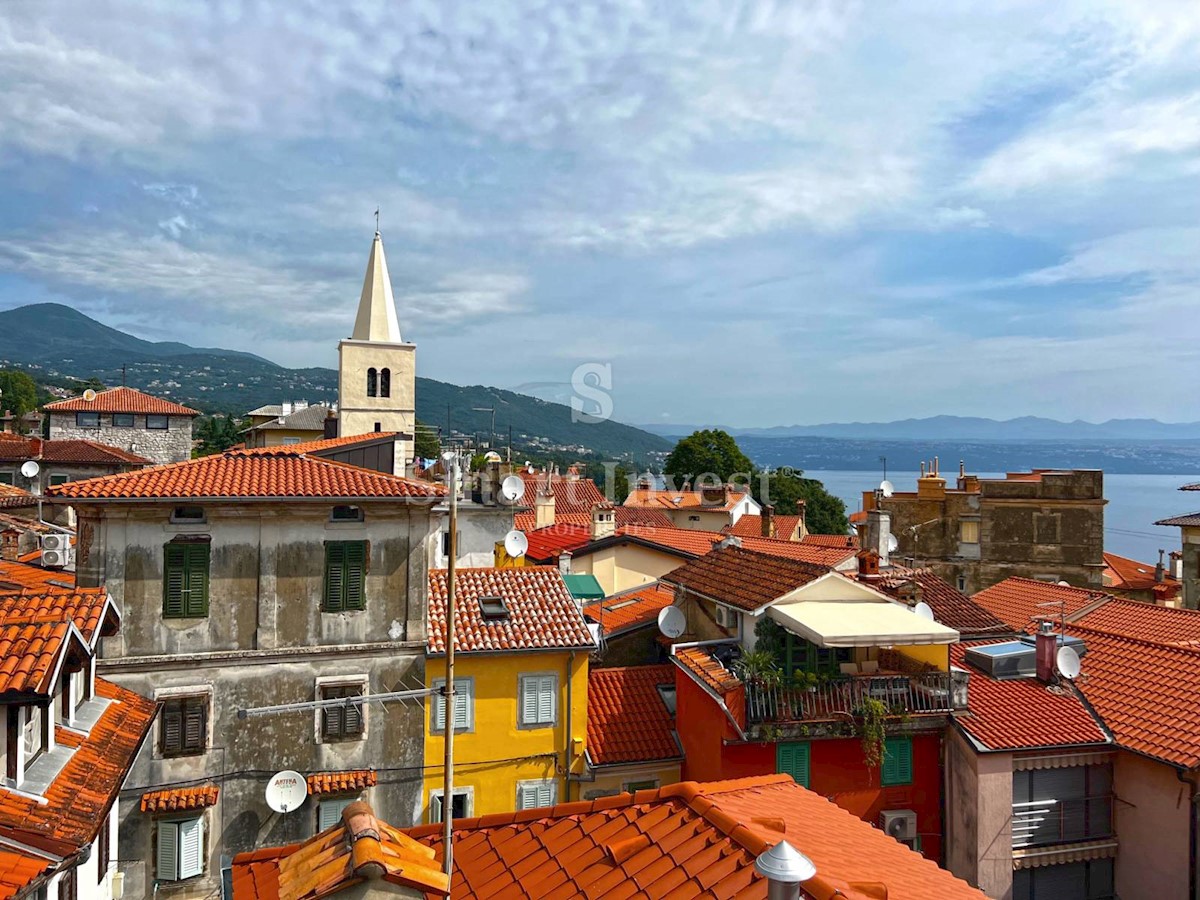 LAURANA - CENTAR, parte di casa con vista mare, 50 m dal mare