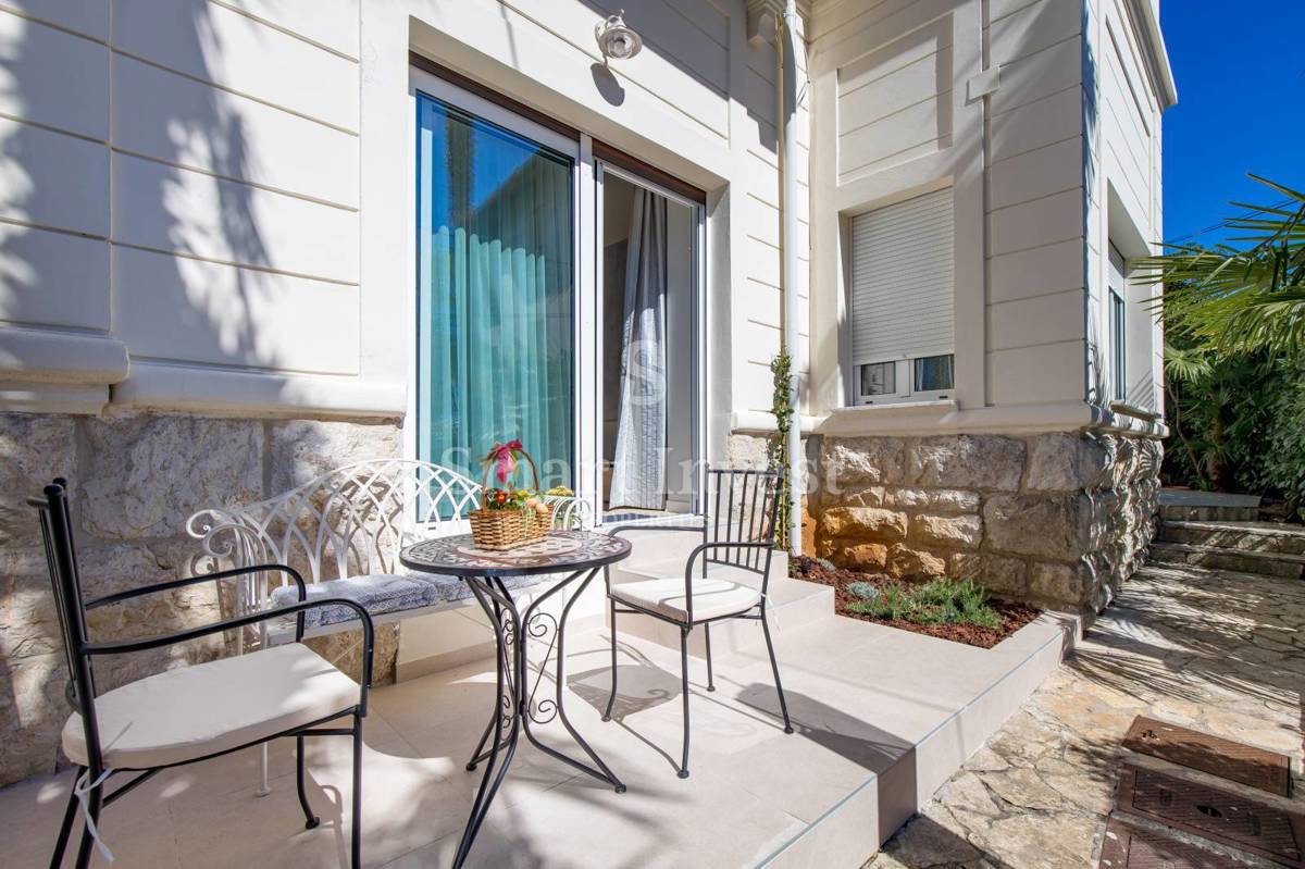 ABBAZIA - CENTRO, appartamento ristrutturato con giardino vicino al mare