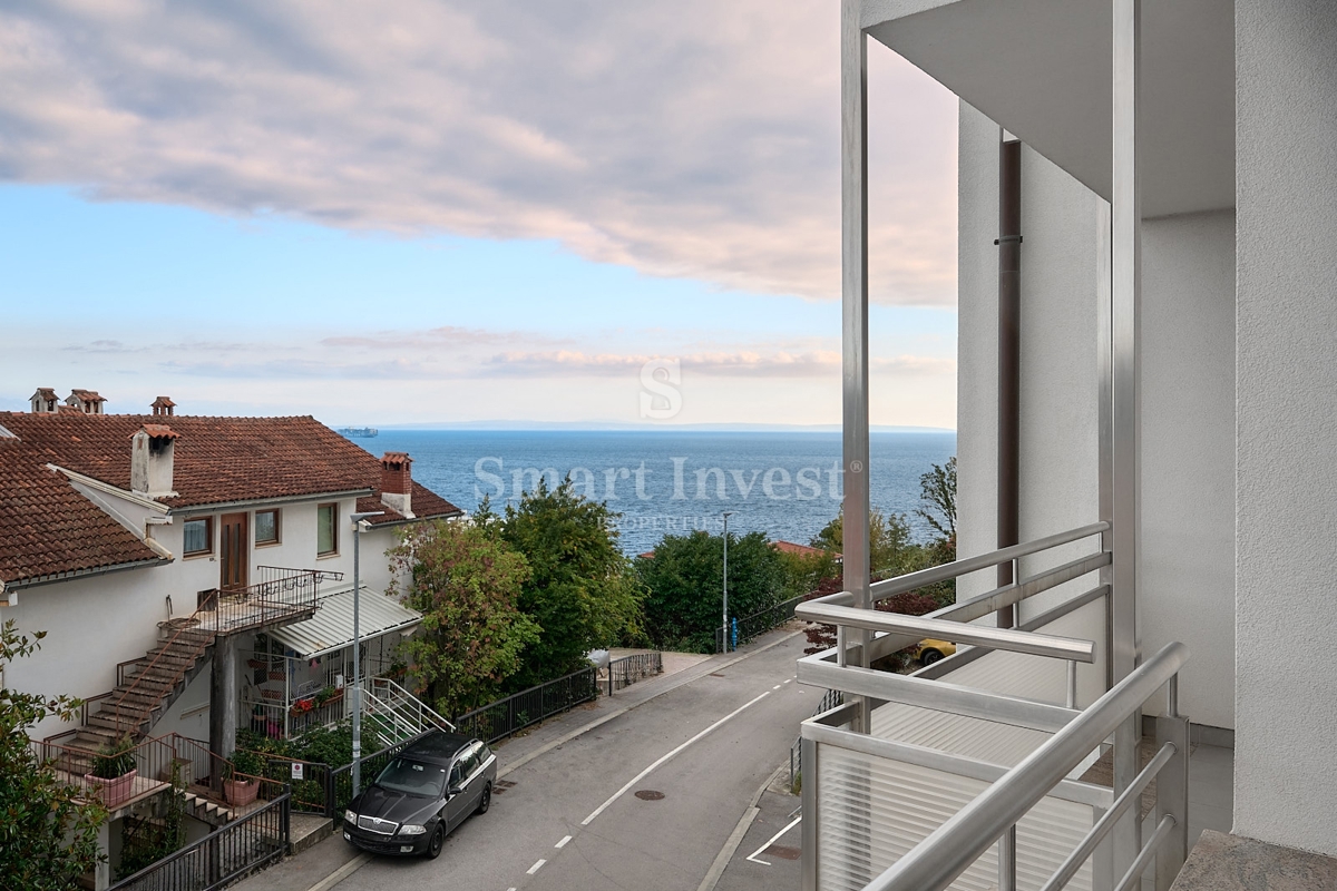 ABBAZIA, appartamento trilocale con vista mare e garage